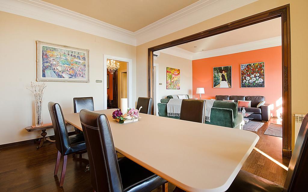 You Stylish The Most Luxury Apartment Barcelona Bagian luar foto