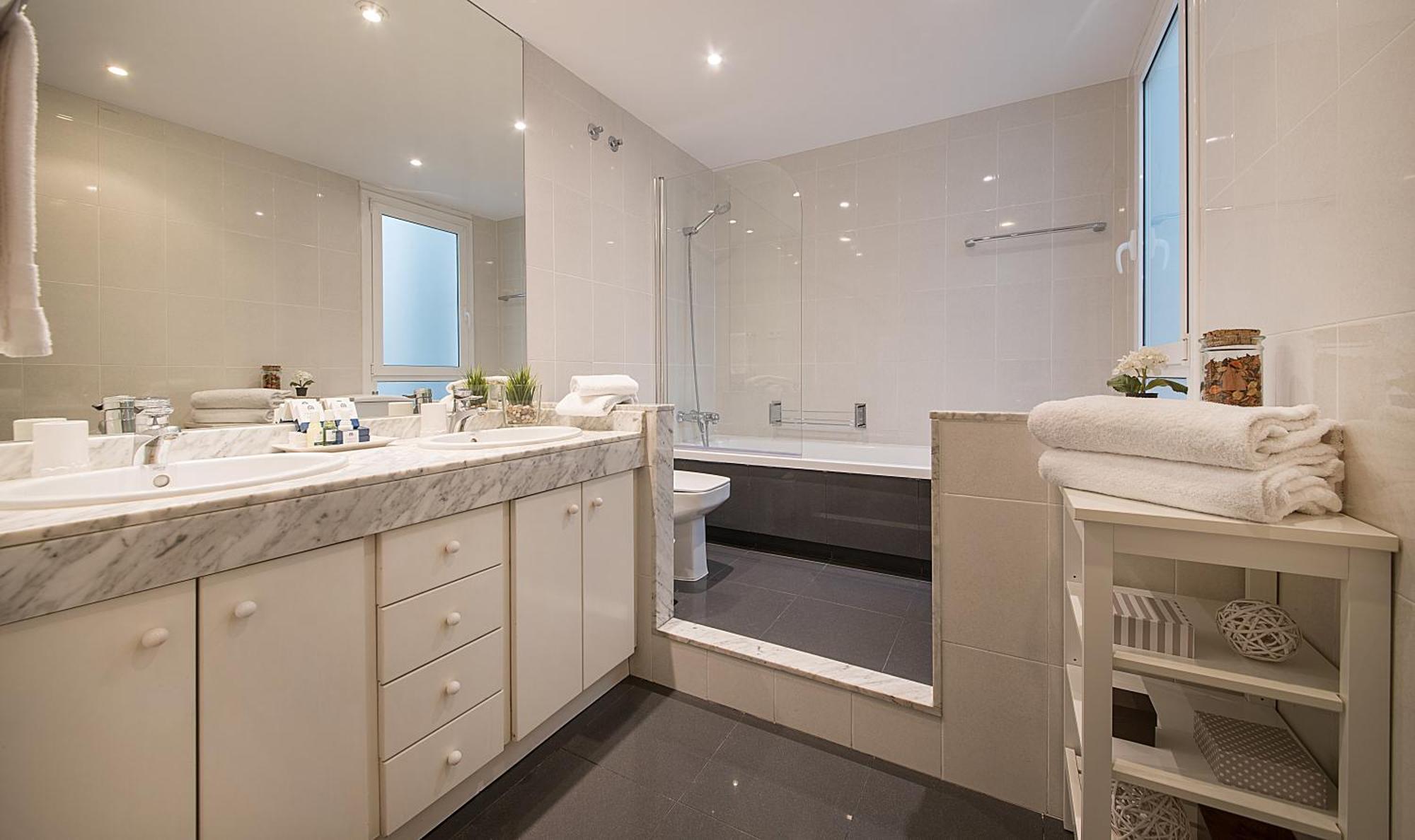 You Stylish The Most Luxury Apartment Barcelona Bagian luar foto